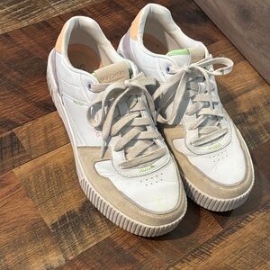 Skechers White and Beige Casual Sneakers